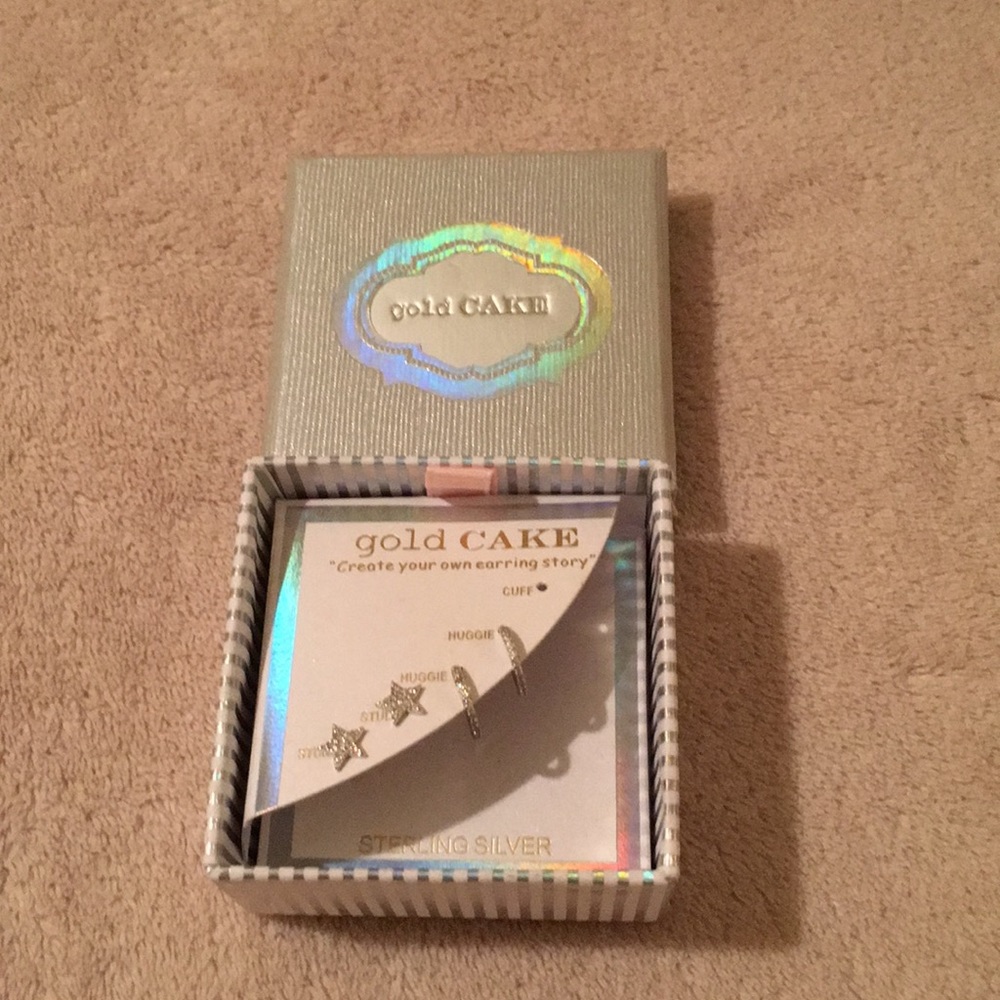 Gold Cake Star Stud & Crystal encrusted huggie NWT